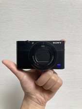 Sony Cyber-shot DSC-RX100 V 20.1M Digital Camera 4x Optical Zoom Zeiss Lens