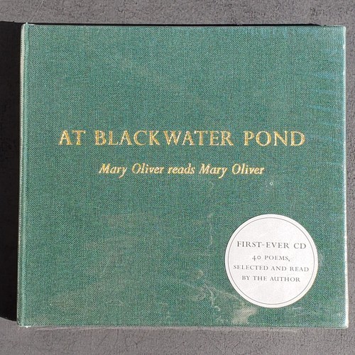 At Blackwater Pond CD: Mary Oliver liest Mary Oliver von Mary Oliver NEU VERSIEGELT