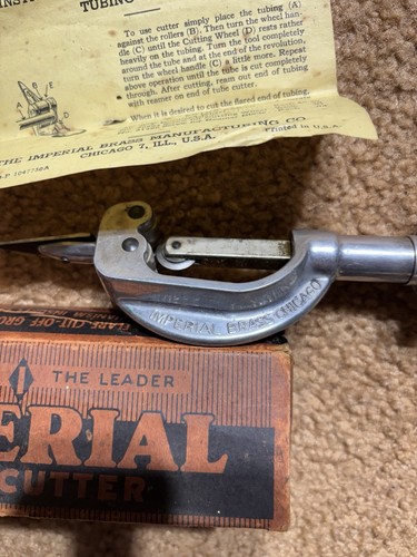 Imperiale Ottone Mfg. Co. Tagliatubi vintage in scatola - Foto 4 di 9