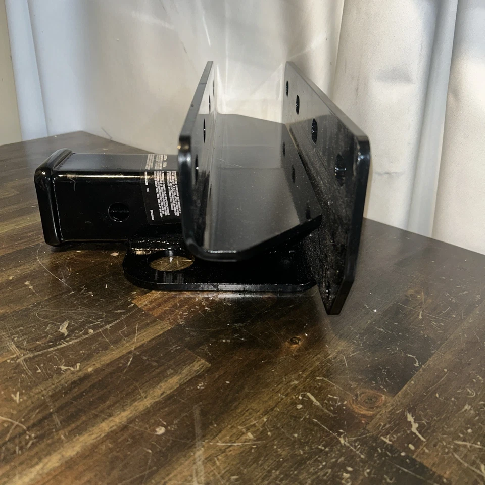 Enganche de remolque receptor Curt Clase 3 acero 2" 13392 para Jeep Wrangler JL Foto 3 de 4