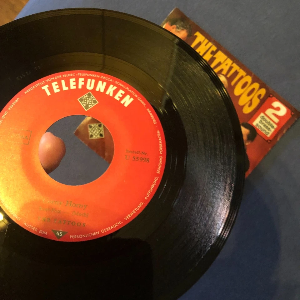 THE  TATTOOS  :  Corny Horny / Massachusetts - Telefunken  55998 , D 1967   NM - Bild 3 von 3