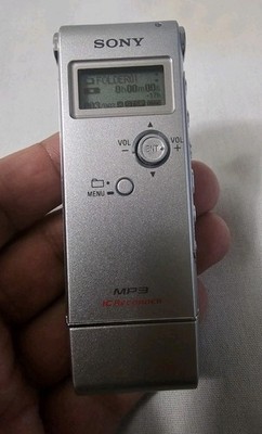 Sony ICD-UX70 Digital Stereo Voice Recorder Silver 1GB Handheld Built-In Speaker