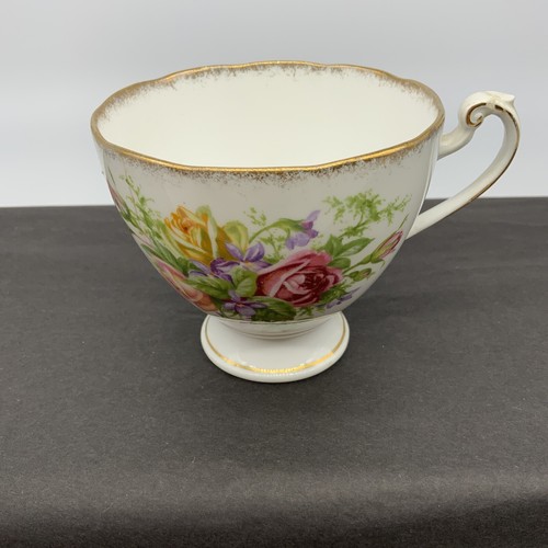 Roslyn Tea Cup & Saucer Bone China England Royal Rose Hair Line Crack See Pics - Picture 7 of 13