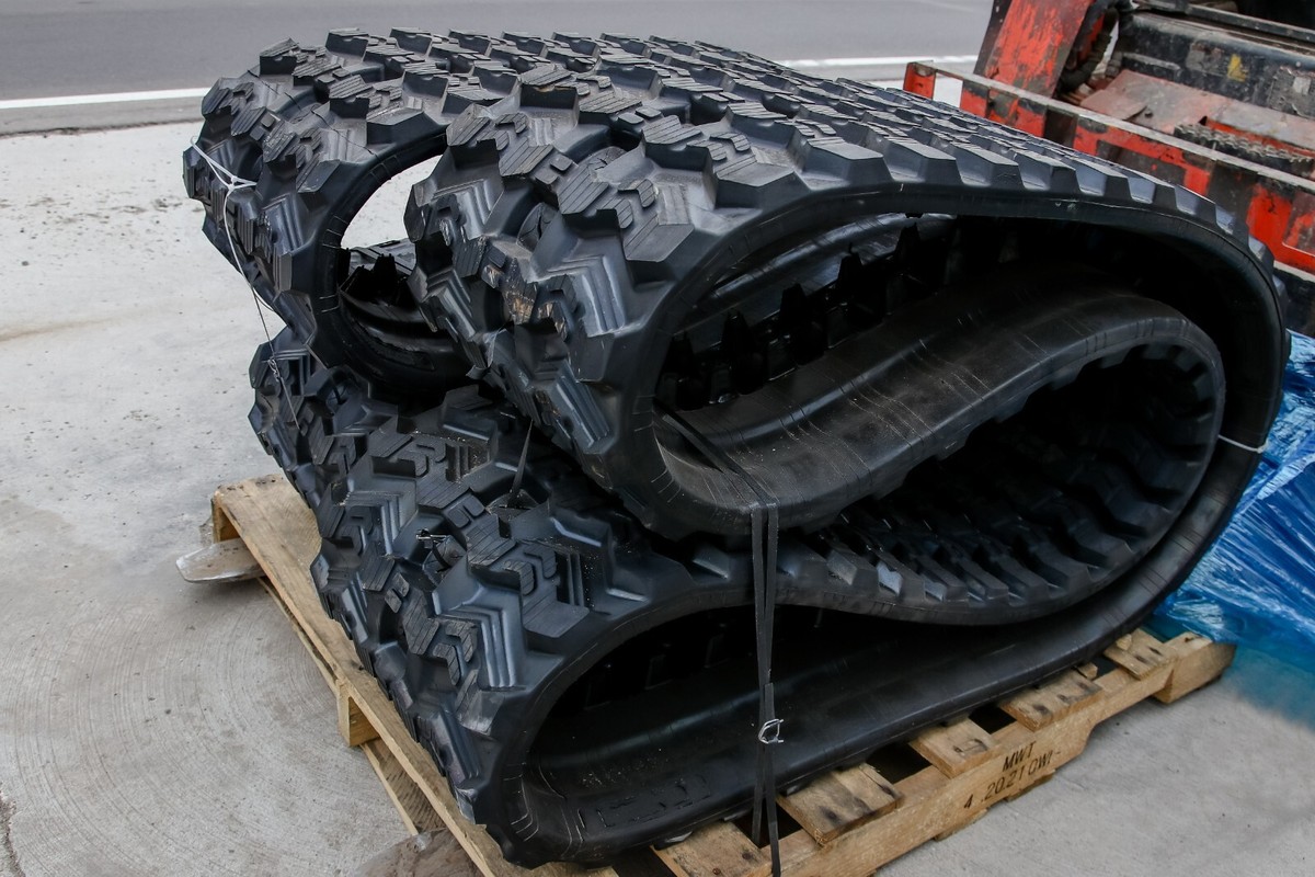 超硬スクラップ13.5kg 450x86x60 ZIGZAG Rubber Skid Steer Tracks CAT 279C 279D 289C