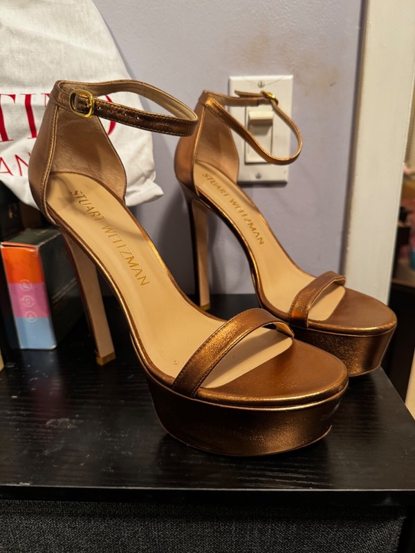 Stuart Weitzman Gold Platform Spike Heels sz 11.5 / 41.5 Tried on.