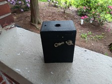 VINTAGE EASTMAN KODAK No.2 CARTRIDGE HAWK EYE MODEL 120 FILM BOX CAMERA