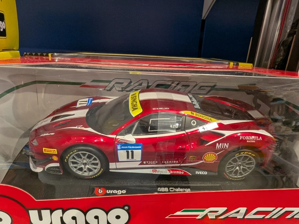 Burago Ferrari 488 Challenge Formula Racing - Immagine 2 di 4