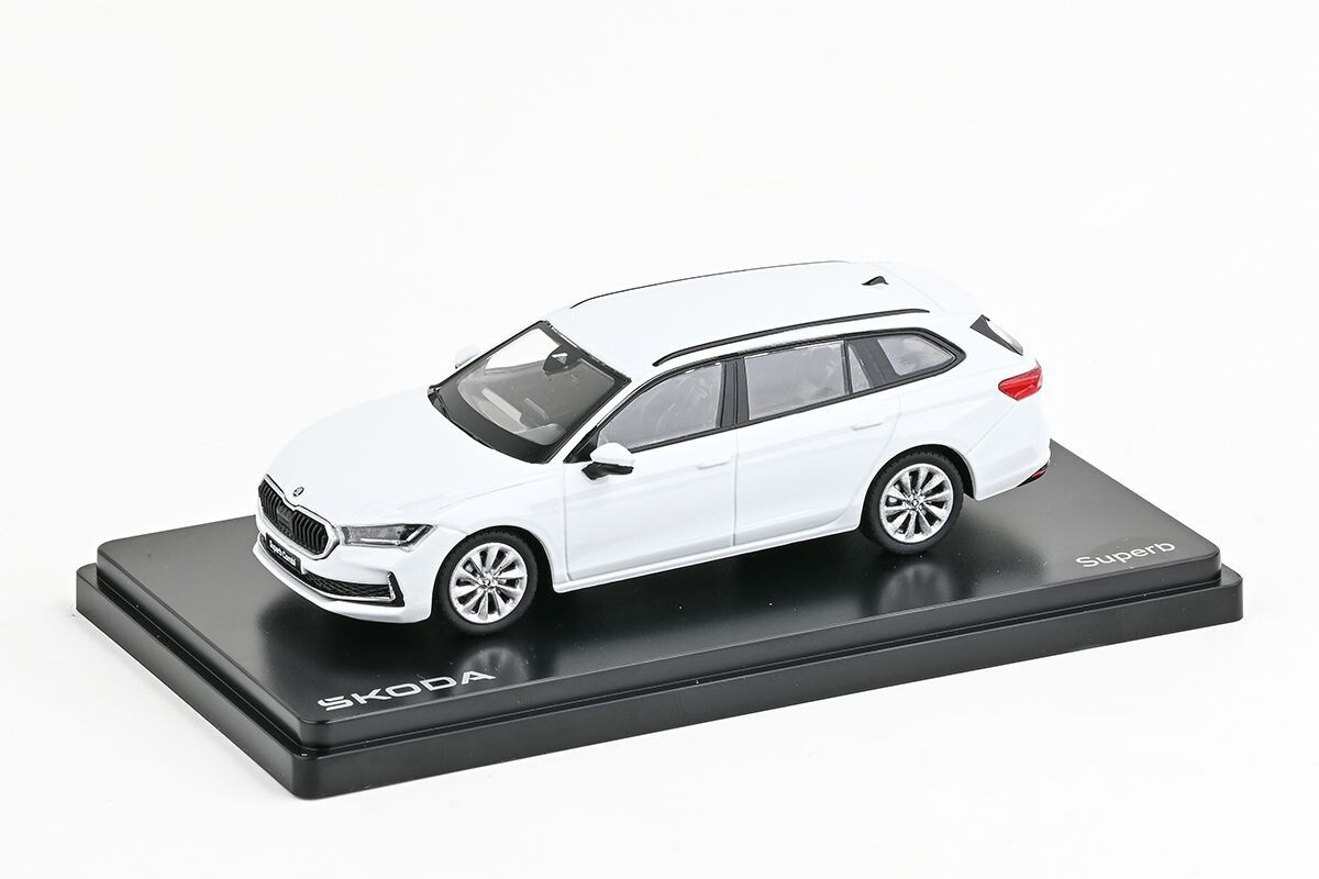 Abrex Skoda Superb IV Combi 1:43 White Purity 143AB-047EP | eBay