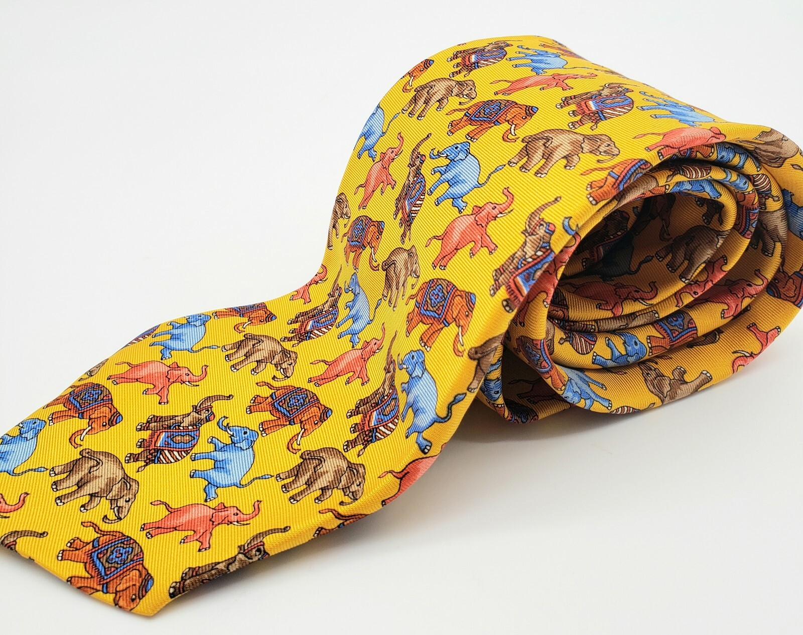 HUNTINGTON Men's Yellow Circus Elephant Print Silk Ne… Gem