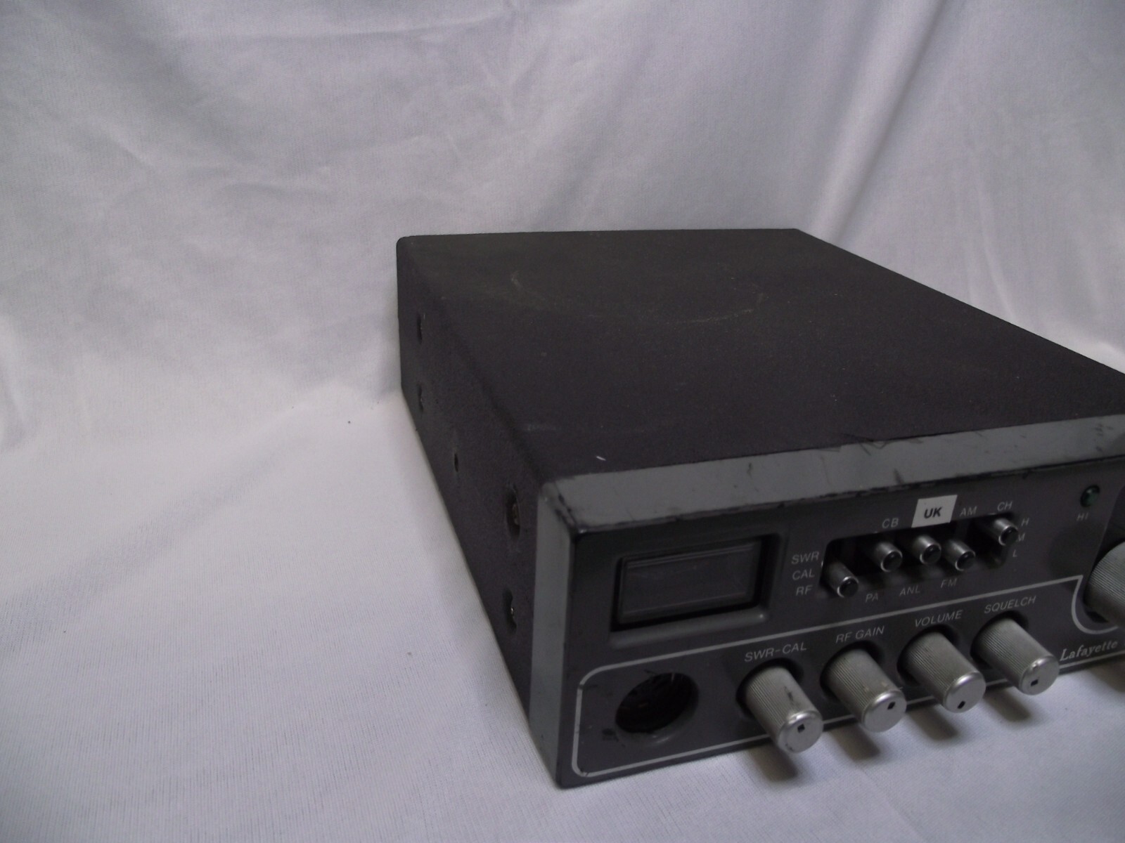 Lafayette HB940 CB Radio No Audio No Microphone Sold as none working