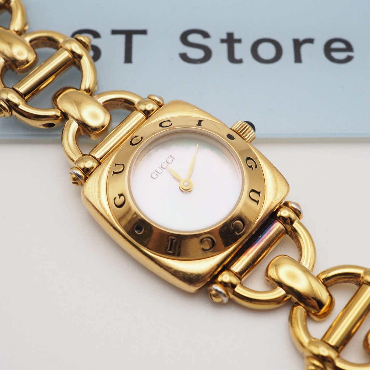 EXC] GUCCI 6400L Quartz Gold Swiss Made White Dial Womens Watch