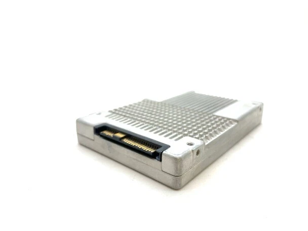 SSDPE2KX010T8O Intel DC P4510 1TB NVMe PCIe TLC 2.5" SAS SSD - Image 3 of 3