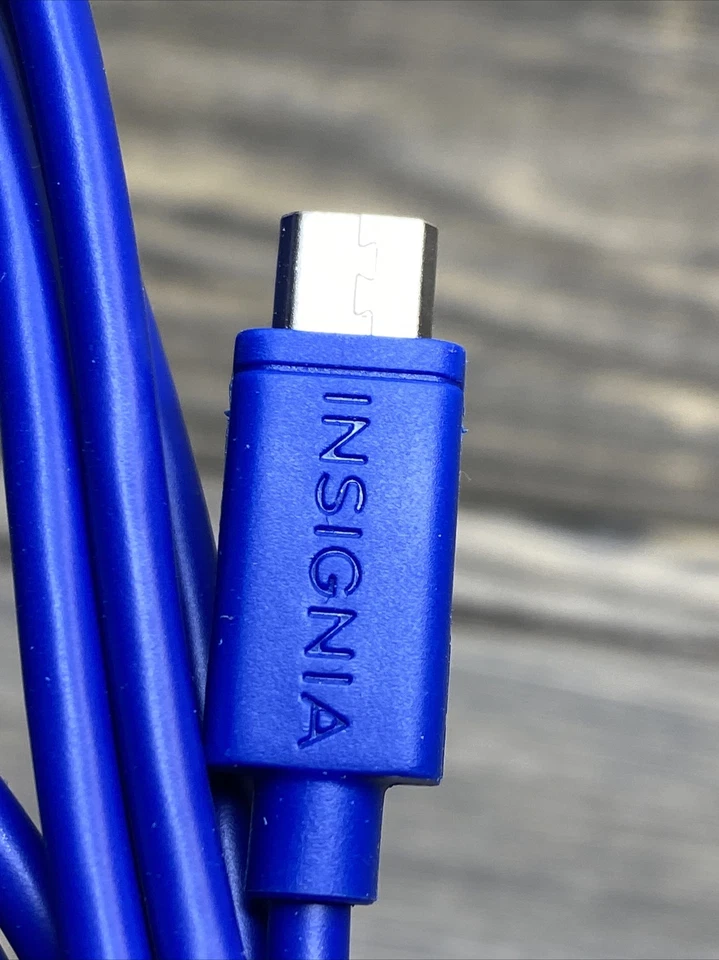Insignia 4ft Micro-USB Charge & Sync Cable Blue for Android NS-MCDT2B - Image 4 of 4