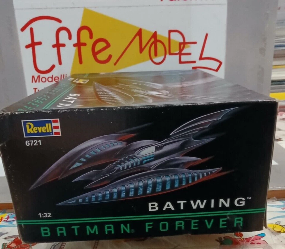 REVELL 1/32 BATWING BATMAN FOREVER 6721 - Immagine 2 di 2