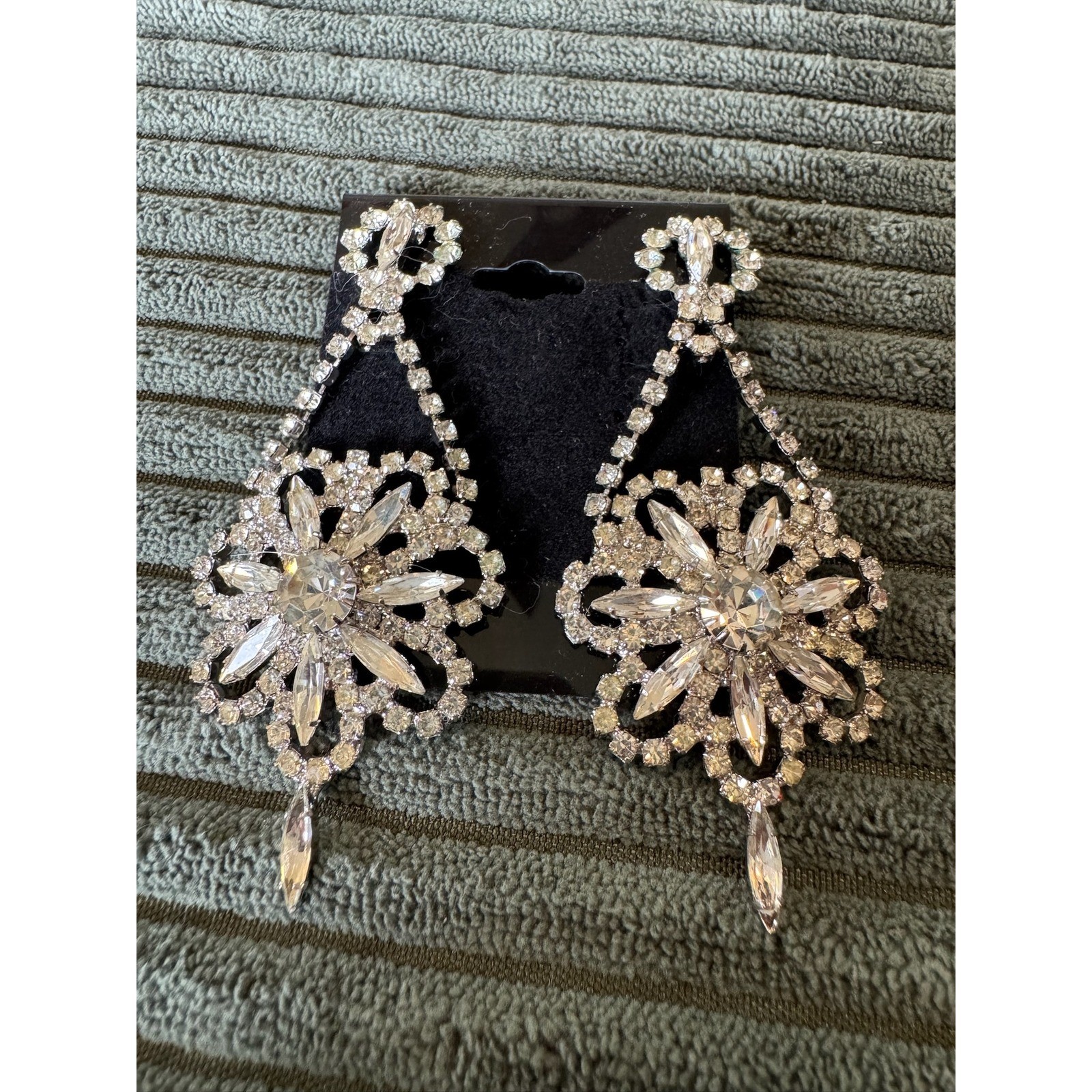 Dramatic Rhinestone Dangle Earrings Statement Pro… - image 1