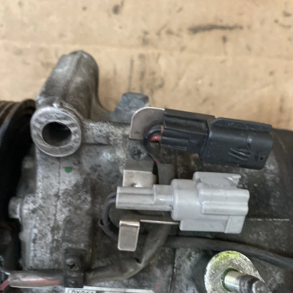 Infiniti Q50 2014 2015 AWD compresor de aire acondicionado 926004 GB0A OEM. Foto 4 de 4