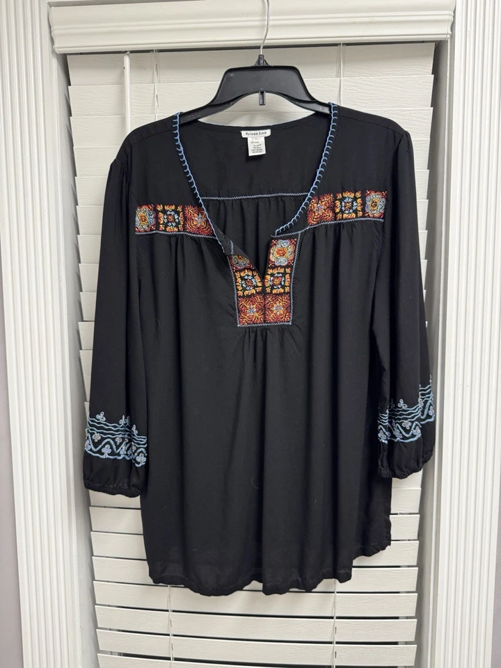 Blusa Top Para Mujer Negra Bordada Krista Lee Rapsody Adornada Mangas 3/4 Foto 4 de 4