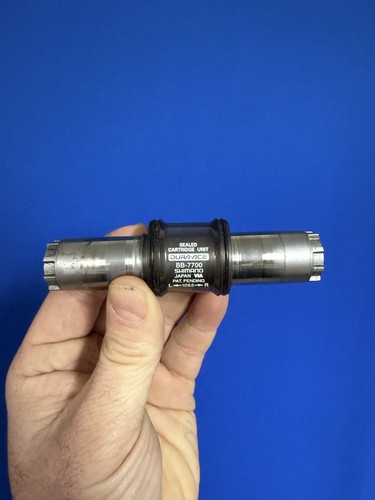 Dura Ace BB-7700 Innenlager bottom bracket rennrad 109,5 Welle