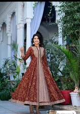 women new Trending Designer Anarkali kurta set.
