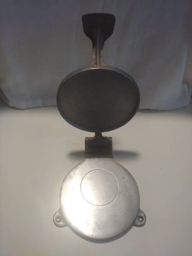Vintage Aluminum Hamburger Press Pridwin Industries Elkhart Indiana - Picture 2 of 4