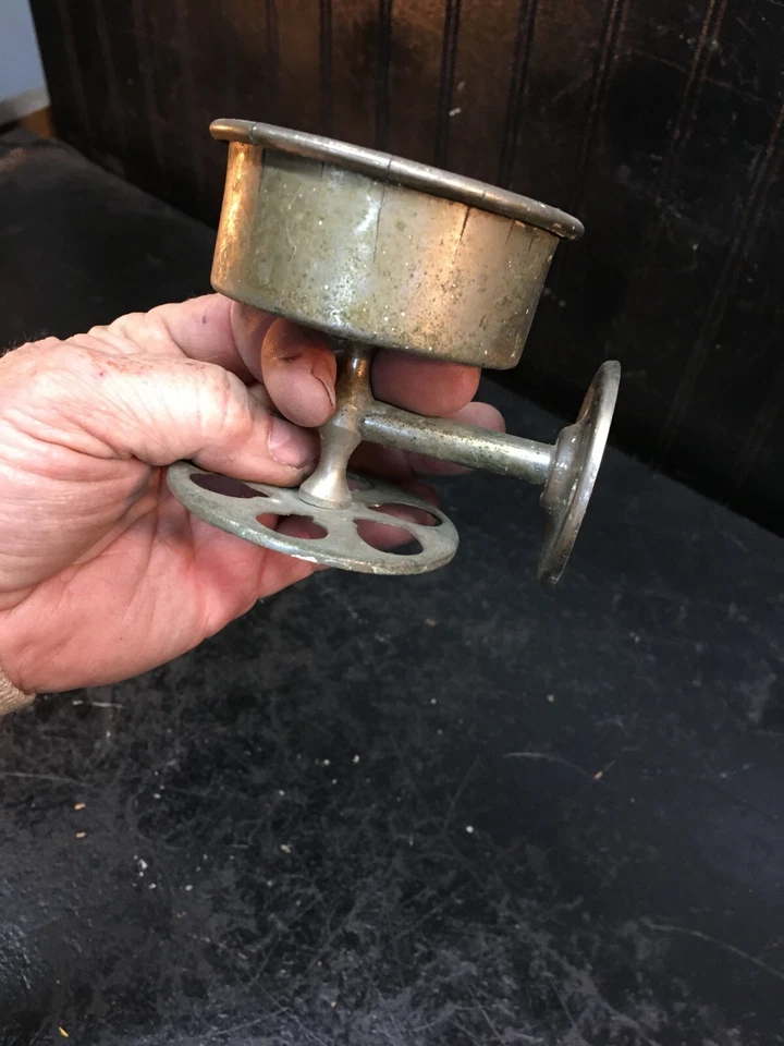 Vintage Wall-Mounted Metal Shaving Mug Holder Bathroom Accessory? - Image 2 of 4