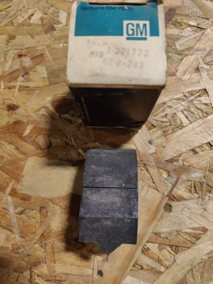 Buje de barra estabilizadora delantera Pontiac GM 371773 Buick Chevy Oldsmobile 1971-83 nuevo de lote original Foto 2 de 2