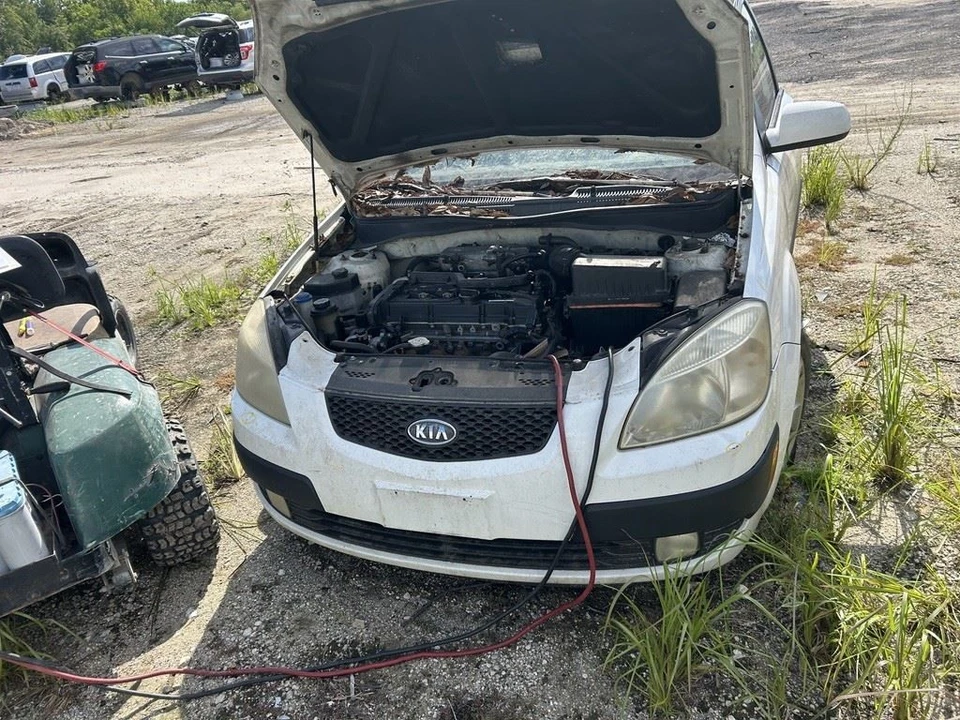 Consola piso delantero sedán sin conector de audio compatible con 08-11 RIO 104874759 Foto 2 de 4