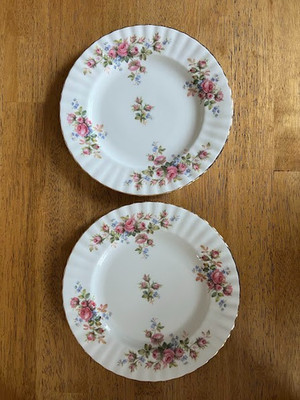 Royal Albert Montrose Moss Rose 8'' Salad Plate * England c1956 Set of 2