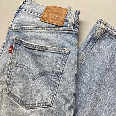 Levis Premium 70s High Slim Straight Jeans Womens 28x31 Light Wash Blue