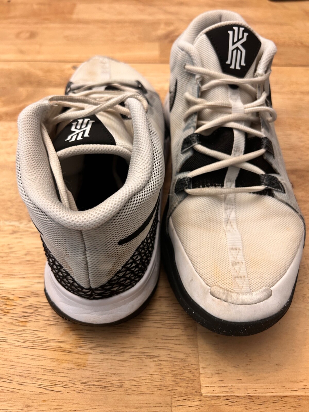 Size 9 - Nike Kyrie Flytrap 6 White Black - image 6