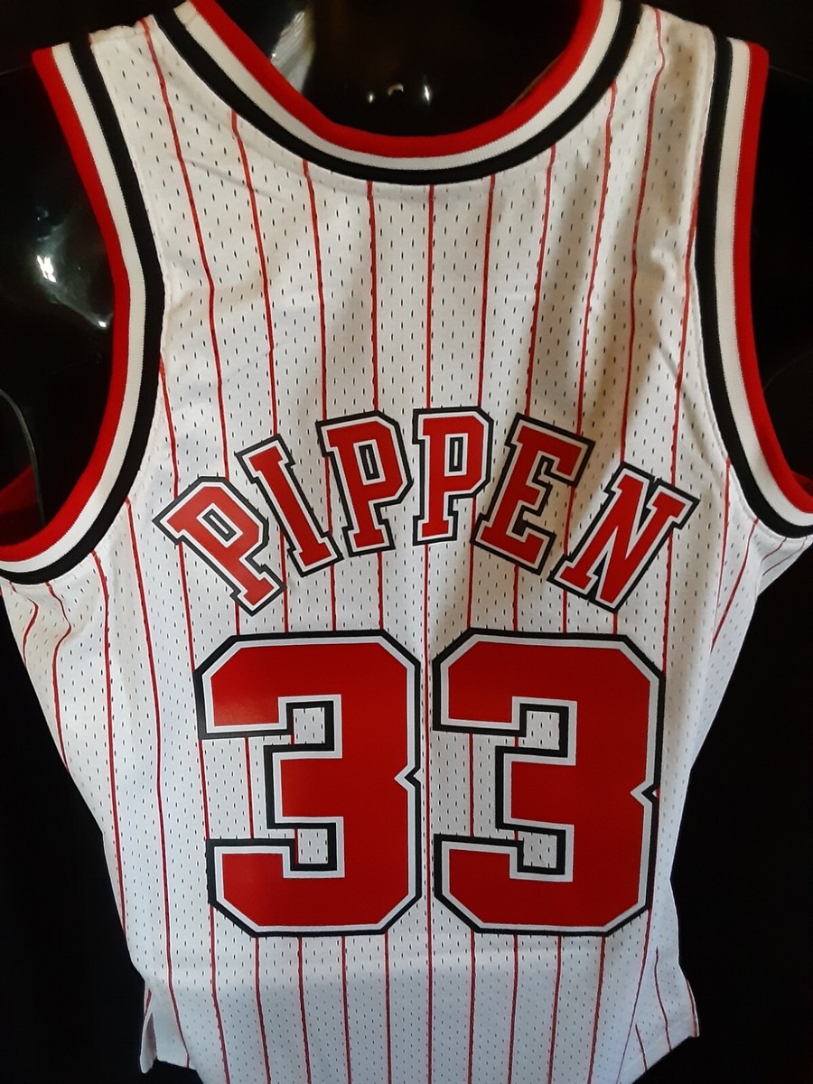 新品 Mitchell&Ness BULLS 33 PIPPEN Jersey Chicago Bulls Pippen #33 Men's Mitchell Ness Swingman Jersey