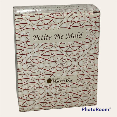 Market Day Petite Pie Mold Red Apple Shape NIB