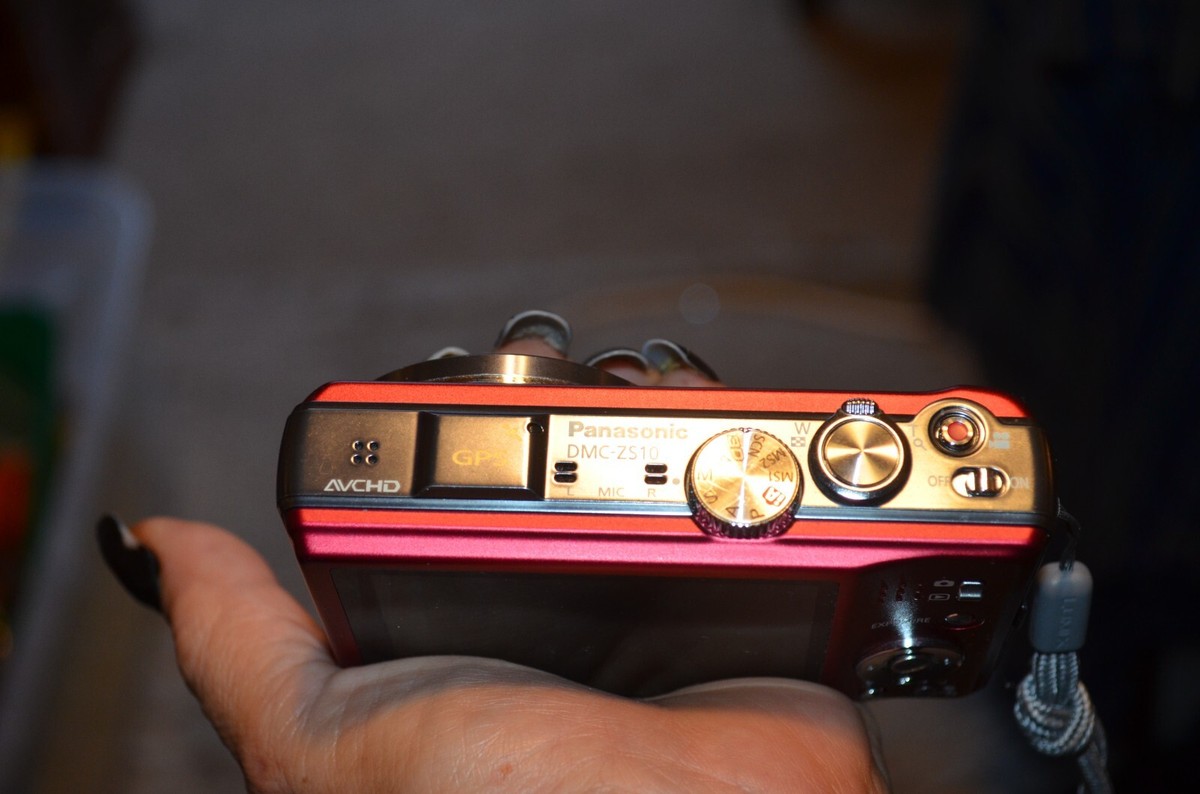 Panasonic LUMIX DMC-ZS10 / DMC-TZ20 14.1MP Digital Camera - Red