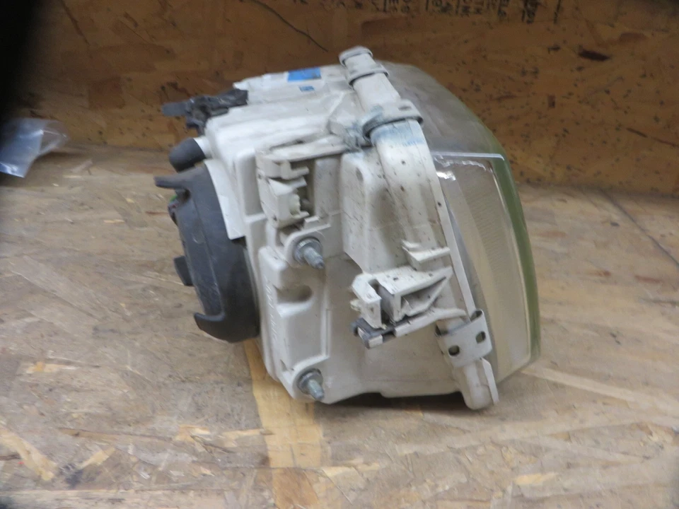 Volvo S40 V40 00-03 2000-2003 FARO PASAJERO DERECHO OEM # 30865269 BRILLANTE Foto 4 de 4