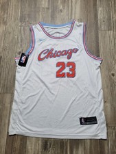 Ultimate Chicago Bulls Collector and Super Fan Gift Guide  57
