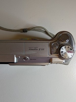 Fujifilm Finepix E Series E510 5.2MP Digital Camera - Silver for