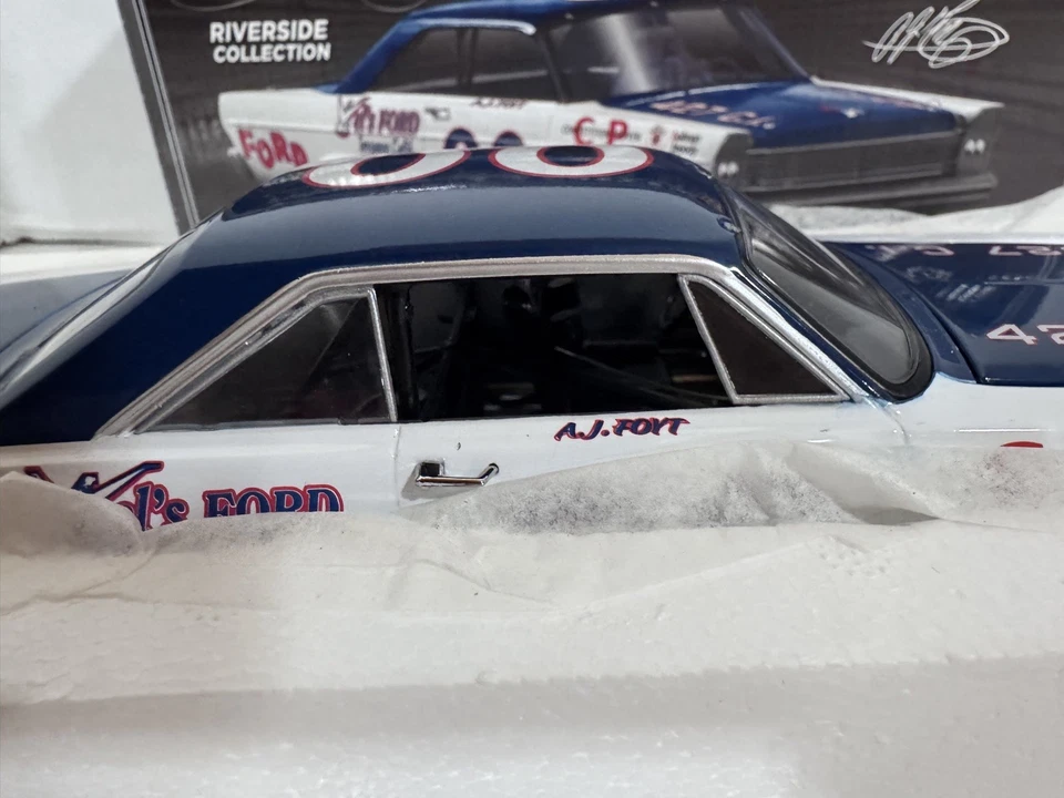 AJ Foyt #00 Vel’s Ford Galaxie 1965 1:24 University of Racing Diecast NASCAR Foto 3 de 4