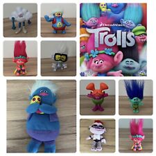 TROLLS HOLIDAY CATERBUS 8 TROLLS ORNAMENTS DREAMWORKS SUPER CUTE!!