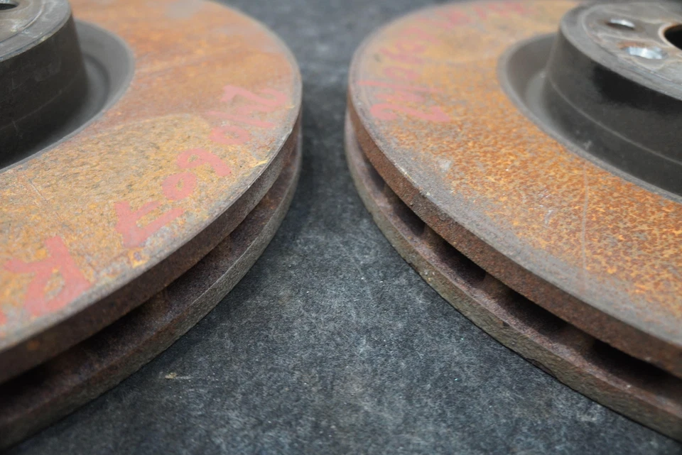 Комплект из 2 передних левых правых дисковых тормозов с ротором LR161894 Land Rover Defender L663 2023 - Изображение 3 из 4