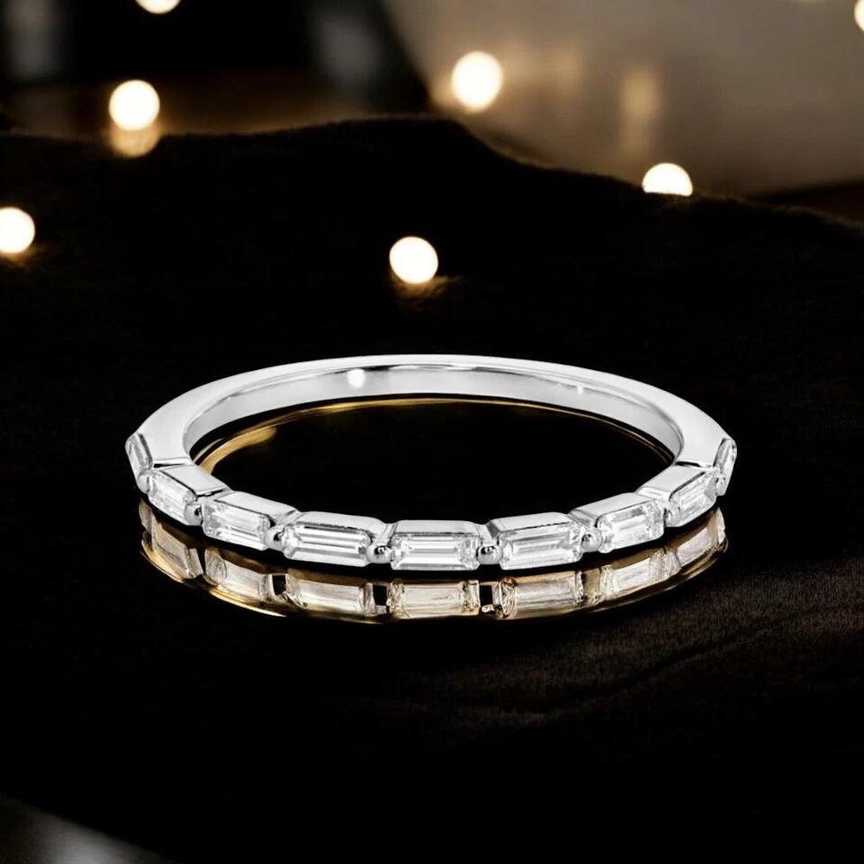 Alianza de boda de platino para mujer 950 baguette cultivada en laboratorio diamante de 1,35 quilates todas las tallas Foto 2 de 4