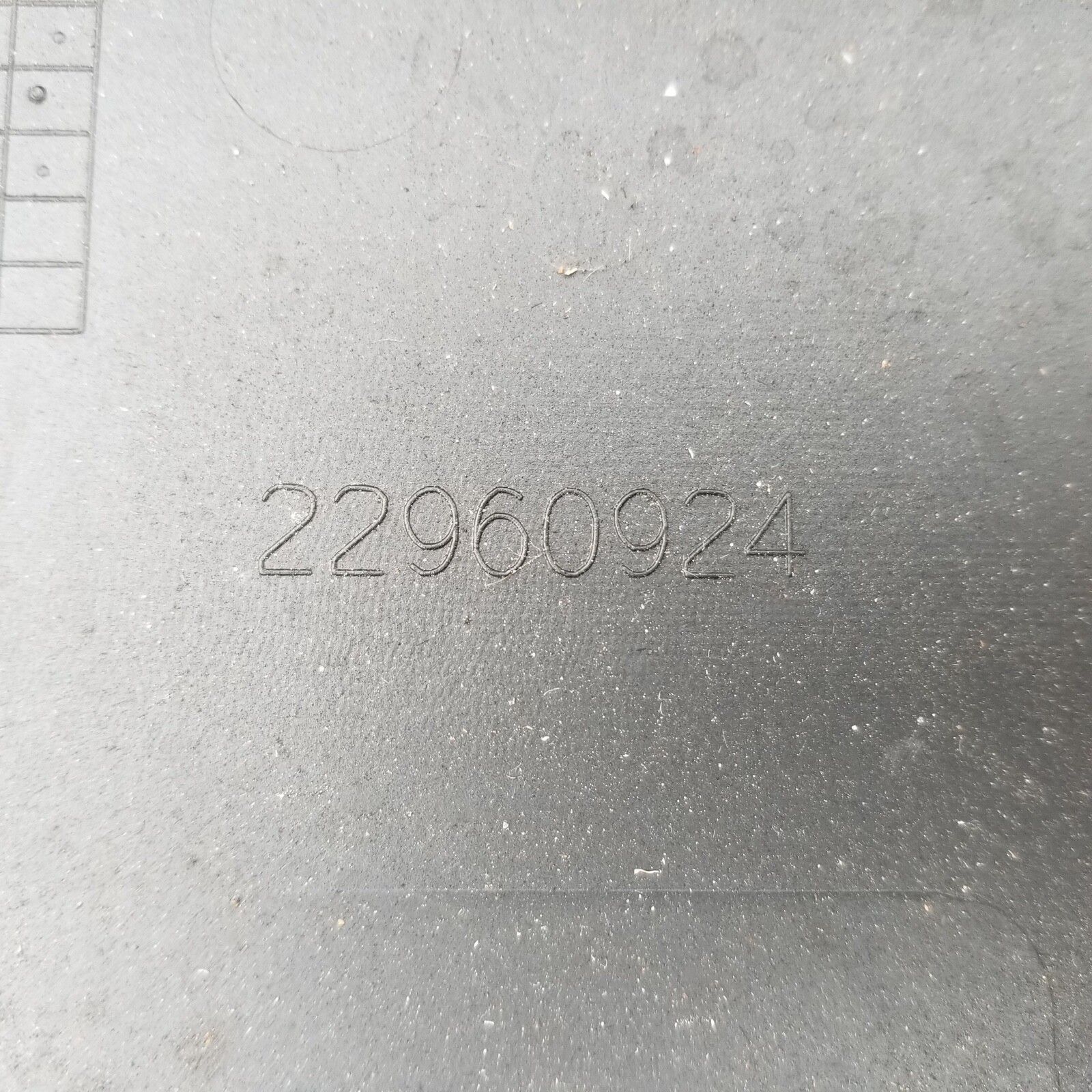 Factory Cadillac Escalade Hitch Cover GM OEM White Tow Trailer Filler