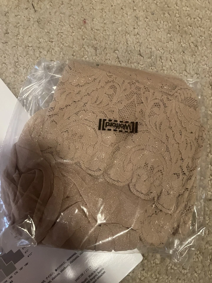 Wolford SATIN TOUCH 20 STAY-UP Small Color Cosmetic - Image 3 of 4