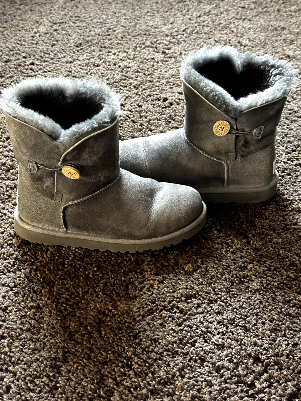 UGG Bailey Button Gray Size 5 - image 3