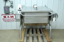 Groen HFP/2 E3 Gas 30 Gallon Tilt Skillet Braising Pan