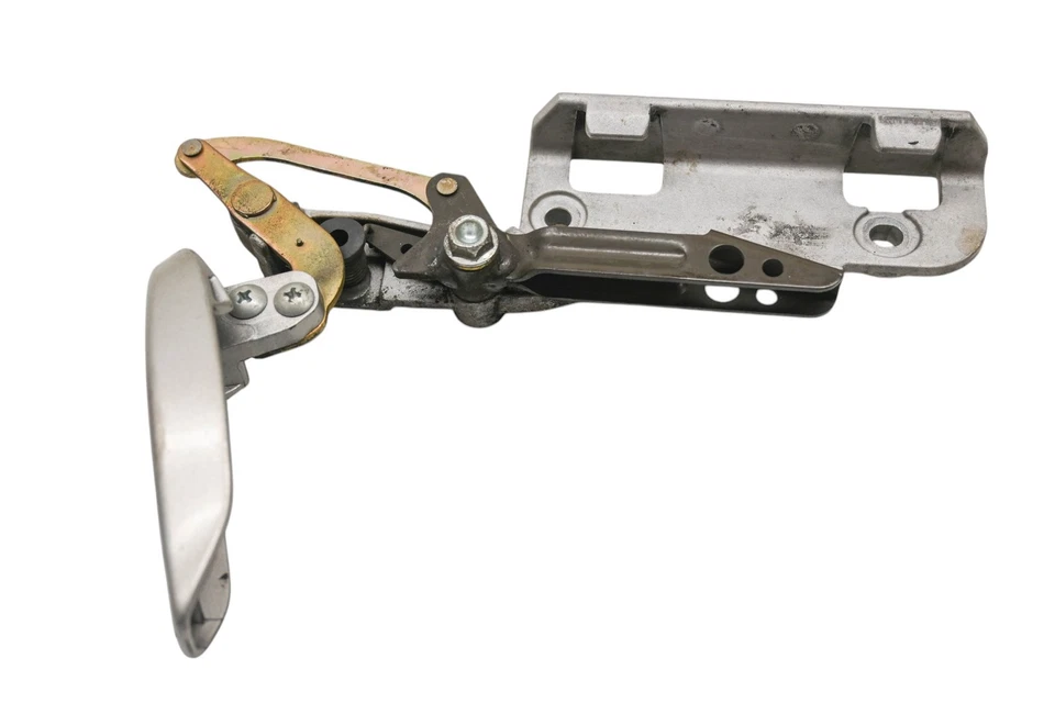 04 Montaje y palanca de soporte de bolsa de sillín derecho Honda ST1300 Foto 2 de 4