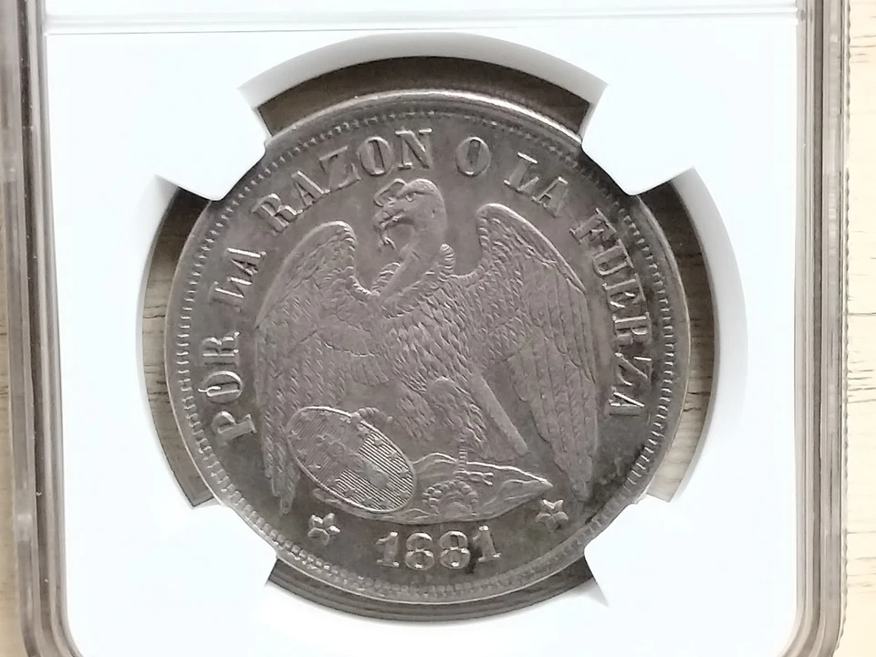 Moneda de plata 1881 So Un Peso Chile NGC AU 58 Foto 2 de 4