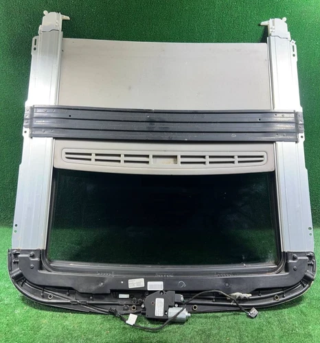 2006-2012 Mercedes W164 ML350 GL450 Sunroof Sun Roof Frame Rail Glass Assy OEM