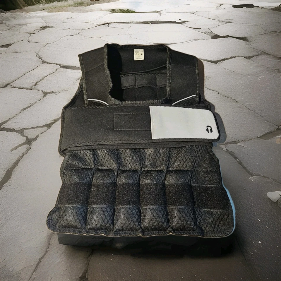 Golds Gym 20 lbs. Workout Vest Fits Most Sizes Lightly Worn..Excellent Condition - Image 4 of 4