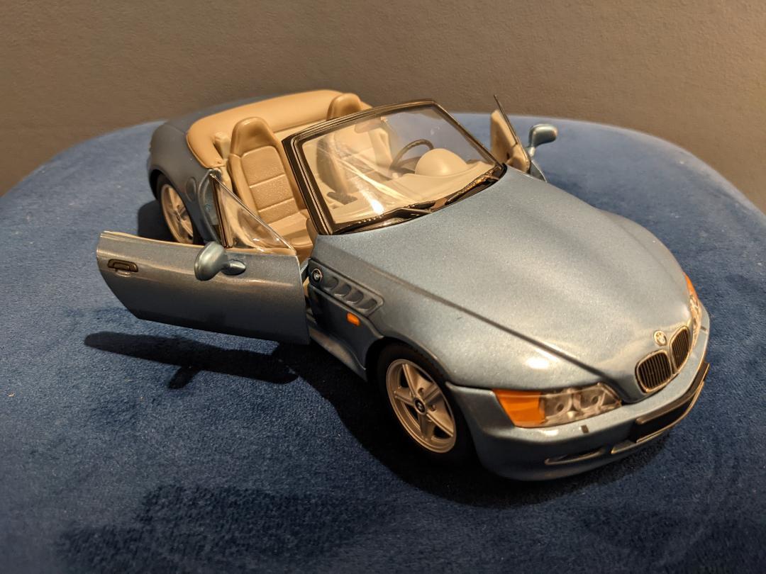 UT Models 1/18 bmw z3 roadster 007