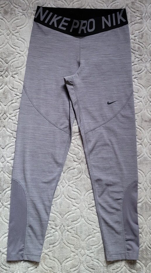 Women's Nike pro dri fit leggings Medium Gray and black 7/8
